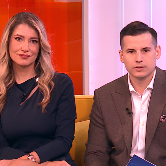 Kome je potrebno više vremena da se sredi za Jutro - Anđeli ili Milošu? Voditelj otkriva ŠTA SE DEŠAVA IZA KAMERE!