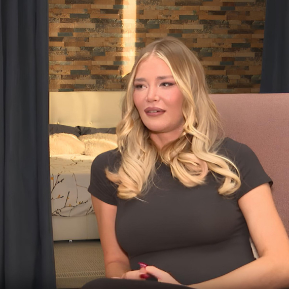 Manekenka govorila o životu u Atini, pa priznala: Odgovorno tvrdim da je posle naše pljeskavice i ćevapa, giros najbolja hrana na svetu!