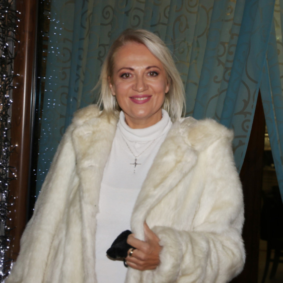 Pevačica je bila na POZICIJI DIREKTORKE, a pravi ŠOK usledio je kada je na njeno mesto došla druga osoba: "Plakala sam..."