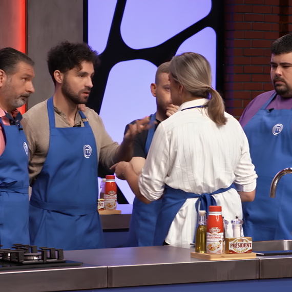 „Momci, bez priče“ Jelena ZAVODI RED – ulogu vođe je OZBILJNO SHVATILA