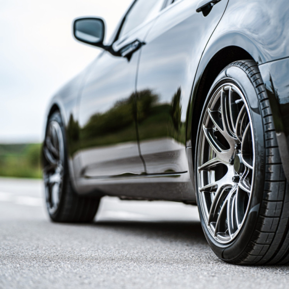 Agencija za bezbednost saobraćaja podseća na ovu zakonsku obavezu! Evo šta svi vozači treba da imaju od 1. novembra!