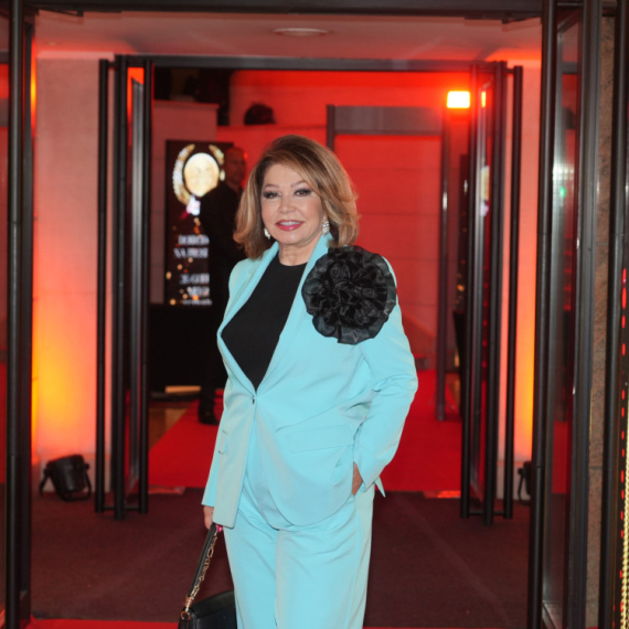 Evo kako se Neda Ukraden ponaša KAMERE UGASE!