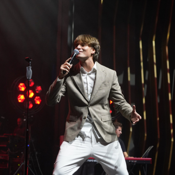 Do juče potpuno anoniman momak, a sada REGIONALNA ZVEZDA; Jakov Jozinović za "Glam i dramu": "Publika je sve veća iz dana u dan"