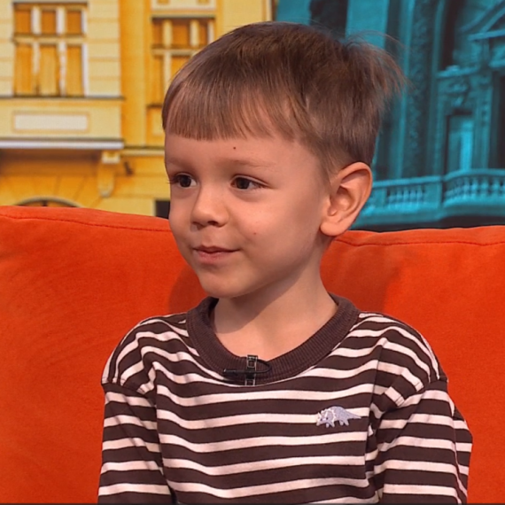 Lav je prvo dete u Srbiji koje je primilo NAJSKUPLJI LEK NA SVETU: On sada hoda, smeje se i raste kao i svako drugo dete, ali BORBA I DALJE TRAJE!