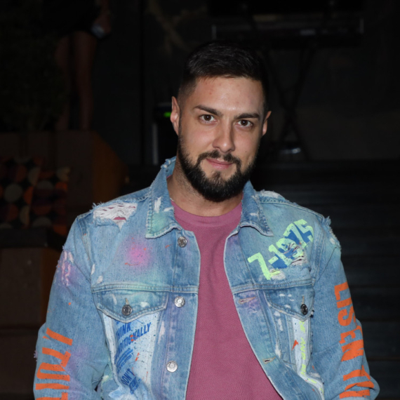 "Muška verzija Tee Tairović": Pevač neverovatno podseća na koleginicu zbog jedne stvari: "Često me porede sa njom"