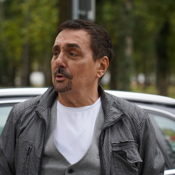 Kebu UJEO PAS pre snimanja "Zvezda Granda"