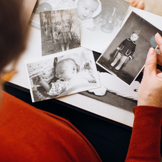 Ako ste imali TOKSIČNE RODITELJE, ovih stvari IZ DETINJSTVA se NE SEĆATE