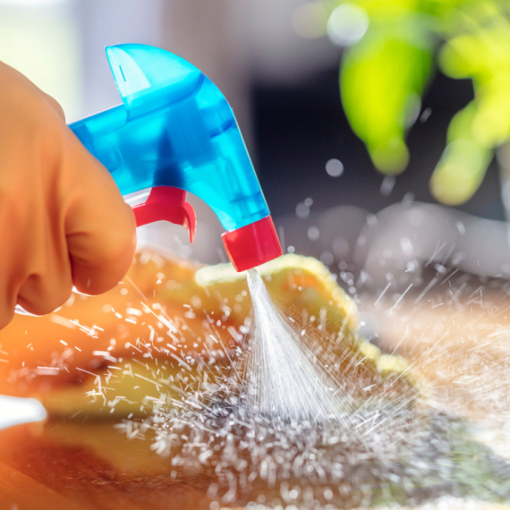 Ovaj uređaj u kuhinji domaćice RETKO ČISTE, a i ne slute da zbog prljavštine MOŽE DA IZAZOVE POŽAR: Tri trika za lako i efikasno održavanje i uklanjanje masnoće