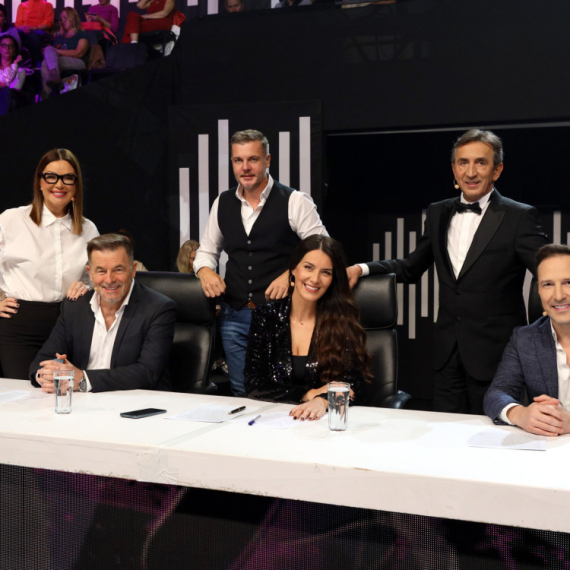 Nikad nije kasno - Nedelja, 9. novembar - Žiri takmičaru postavio teško pitanje, on zanemeo na sceni