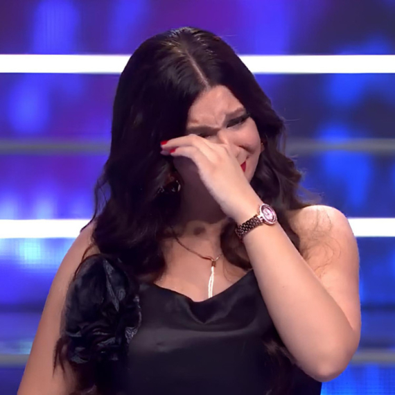 Pet meseci posle porođaja takmičarka stala na scenu "Zvezda Granda" i otkrila bolnu istinu: Ceca ZAVRŠILA U SUZAMA (VIDEO)