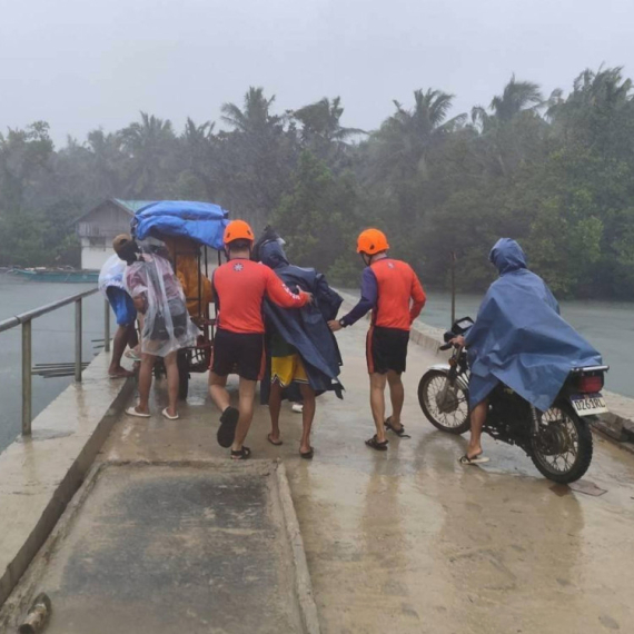 Evakuisano više od milion ljudi - izdat najviši stepen upozorenja: Ima mrtvih, otkazani letovi...
