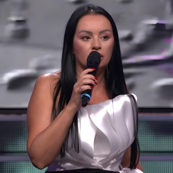 "NUDILI SU MI SVE I SVAŠTA" Maja se bavila MANEKENSTVOM, pa slučajno uplovila u PEVAČKE VODE!