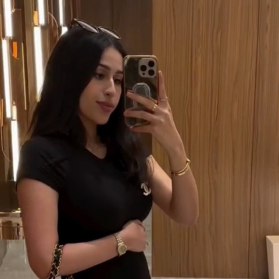 NOVA VILA, KAVIJAR, MASAŽA... Žena milionera otkrila ŠTA je potrebno da joj obezbedi muž kada je ona TUŽNA (VIDEO)