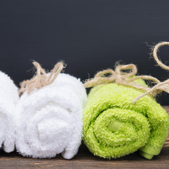 U SAMO PAR KORAKA! Napravite MAŠNU od krpa i ulepšajte vašu kuhinju ovim sjajnim detaljem (VIDEO)