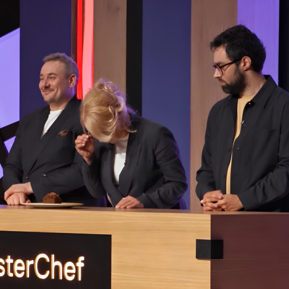 Ljubica U NEVERICI gleda Vladimirov desert: „Na šta vama liči!?“