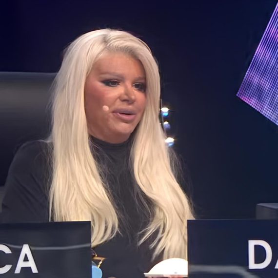 Dara nasmejala sve jednim zapažanjem o rodnom gradu takmičara, Ceca joj odbrusila: “Pa nije on gradonačelnik“