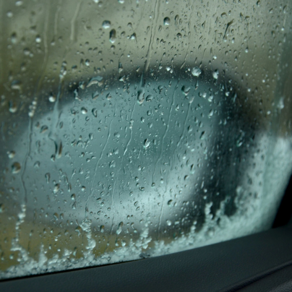 Jednostavan način da sprečite magljenje stakala na automobilu tokom niskih temperatura