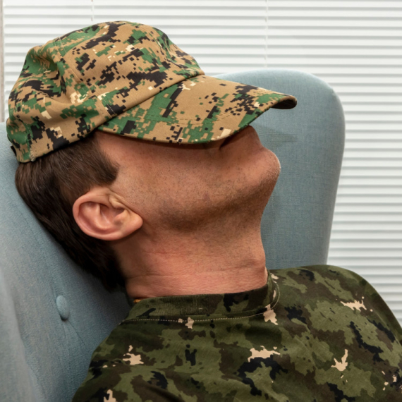 Da li ste čuli za VOJNIČKU METODU SPAVANJA? Pomaže da utonete u san za samo DVE SEKUNDE - funkcioniše kod čak 96 odsto ljudi!