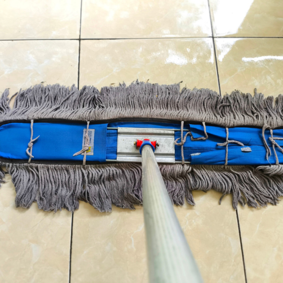 Pločice će biti KAO NOVE: Pomešajte ove sastojke koje sigurno već IMATE KOD KUĆE i dobićete sjajno sredstvo za čišćenje