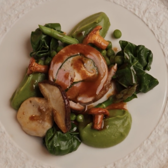 Balotirana jagnjetina sa zelenim prilozima - ukusno i sočno jelo kome niko ne može da odoli