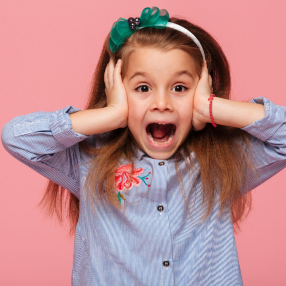 Da li je PSOVANJE PRED DECOM zaista toliko štetno kao što mislimo?