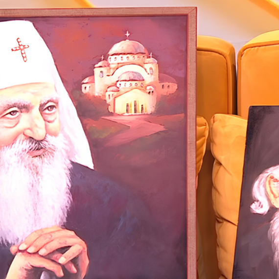 Sa 4 godine je napravio svoj autoportret, a kasnije je počeo i da slika patrijarha Pavla! Slike NE PRODAJE, već ih daruje ljudima sa DOBROM DUŠOM