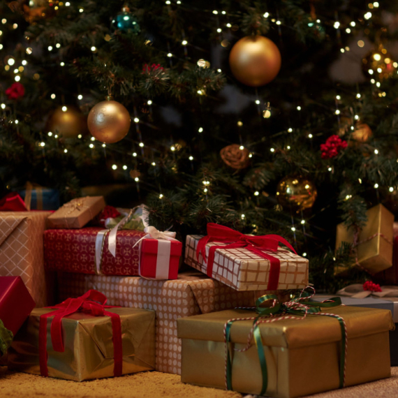 Uštedite na prazničnoj kupovini: Dobro pročitajte OVAJ SPISAK!