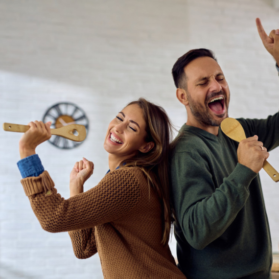 DNEVNI HOROSKOP ZA ČETVRTAK 27. NOVEMBAR: Strelčevi dobijaju velike PRILIKE, neki poslovne, a neki LJUBAVNE; Ribama sledi nagrada za TRUD, a Lavovi...