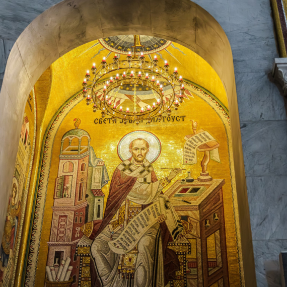 DANAS VERNICI SLAVE SVETOG JOVANA ZLATOUSTOG: Važno je da ispoštujete OVE OBIČAJE, a jedan se posebno odnosi na ŽENE