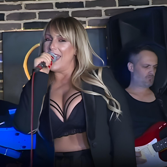 Pevačica saznala da dečko njene ćerke za ljubimca ima LAVA – evo kako je REAGOVALA! „Iznervirala sam se, zato što ja jako volim životinje...“ (VIDEO)