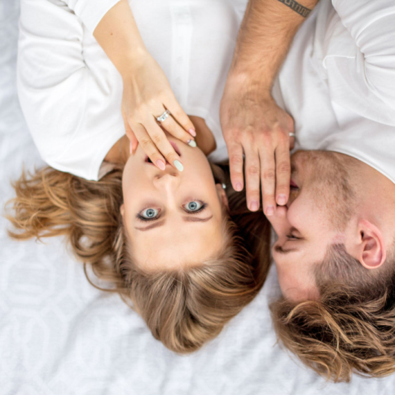 Pričate tokom intimnog odnosa? Evo koje je rečenice POŽELJNO izgovarati, a koje NE!