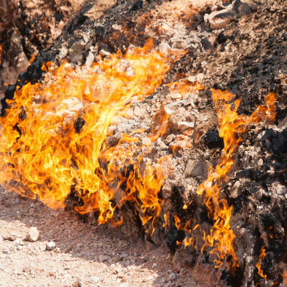 Na ovoj planini vatra gori godinama unazad bez prestanka: Kiša, sneg ni vetrovi joj ne mogu ništa