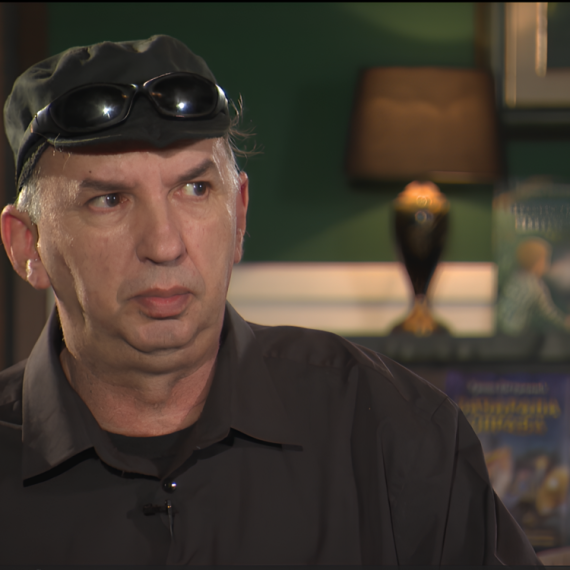 Exploziv - Nedelja, 7. decembar - On ne piše bajke da uspava, on piše zagonetke da probudi