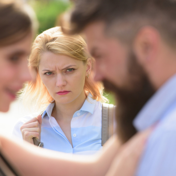 Privatni detektiv otkrio 20 znakova koji mogu ukazivati da vam je PARTNER NEVERAN: Na OVO bi trebalo da obratite pažnju