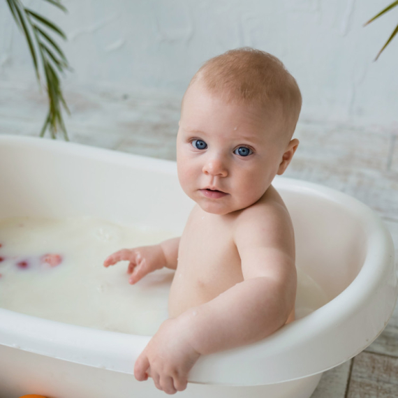 5 opasnih stvari koje roditelji nesvesno rade prilikom KUPANJA BEBE