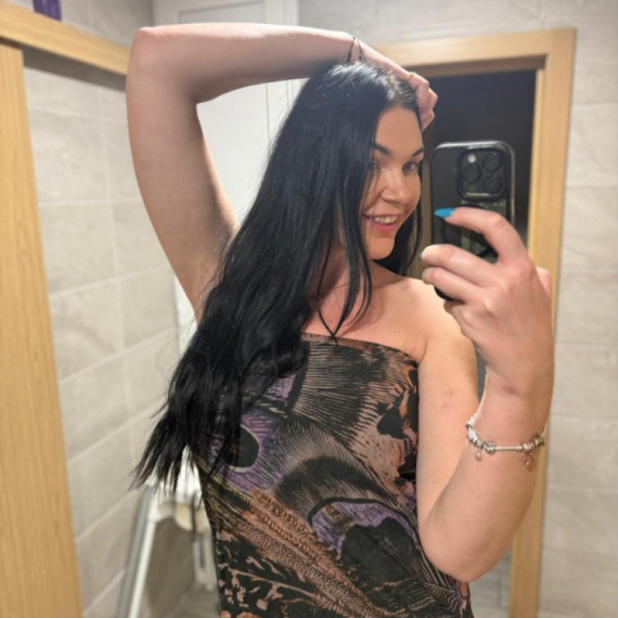 Visoka je skoro 2 METRA i mnogi misle da je MUŠKARAC! Čak joj nisu dozvoljavali ulazak u ženski wc, a OVO je posebno nervira (FOTO/VIDEO)