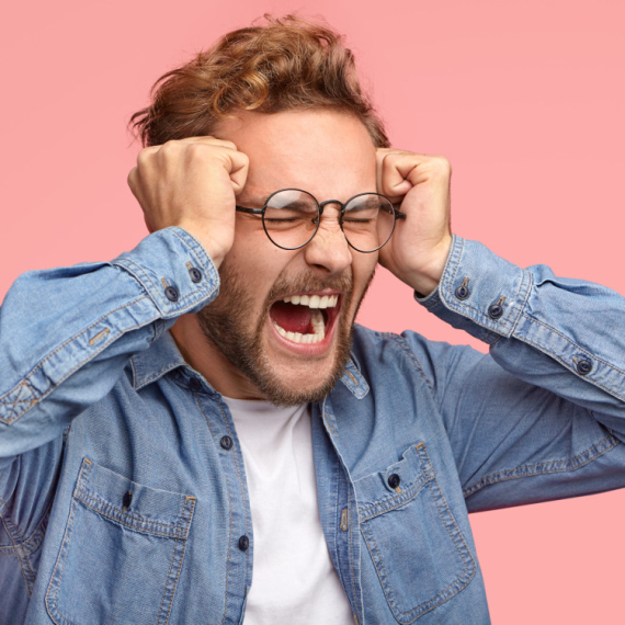 HOROSKOP ZA PETAK, 12. DECEMBAR: Blizanicma DANAS u glavi samo TROŠKOVI; Vodolije ISIJAVAJU NERVOZU!