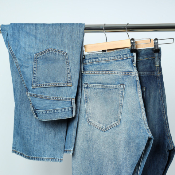 Znate li posle KOLIKO NOŠENJA treba PRATI FARMERKE? Iznenadiće vas šta kažu stručnjaci!