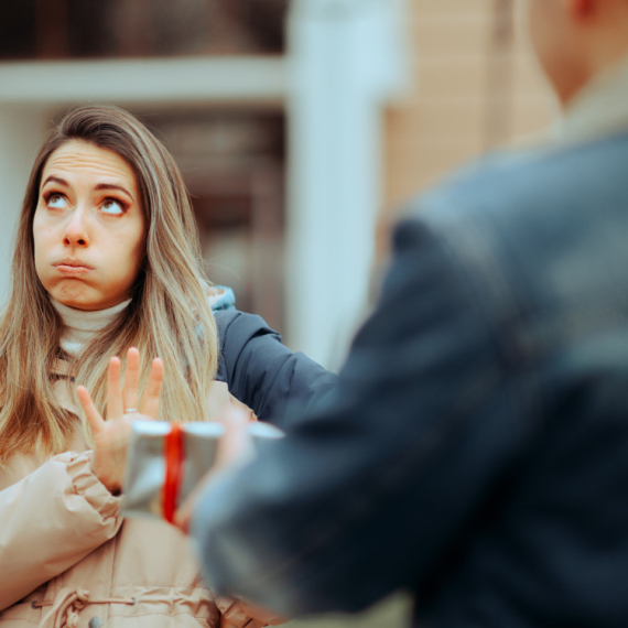 PET načina da nekome ljubazno stavite do znanja da NISTE ZAINTERESOVANI!