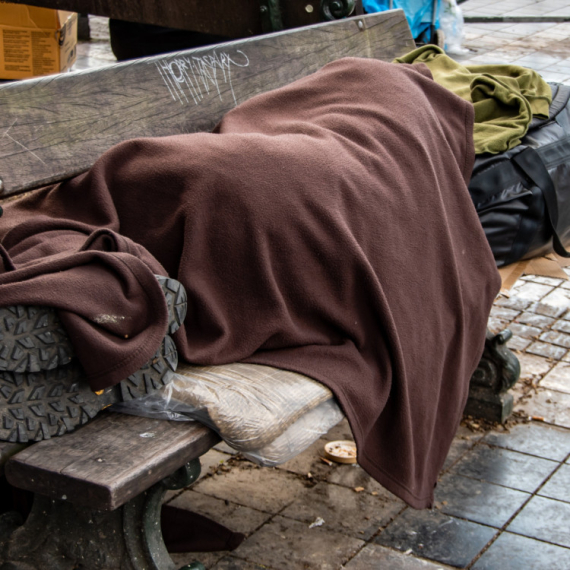 Upoznajte ženu koja čini sve kako bi USREĆILA BESKUĆNIKE: Proglašena je JUNAKINJOM GODINE!