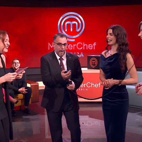 Jedva govori od SMEHA! Anja zbog Nininog takmičarskog duha samo što ne lije SUZE RADOSNICE