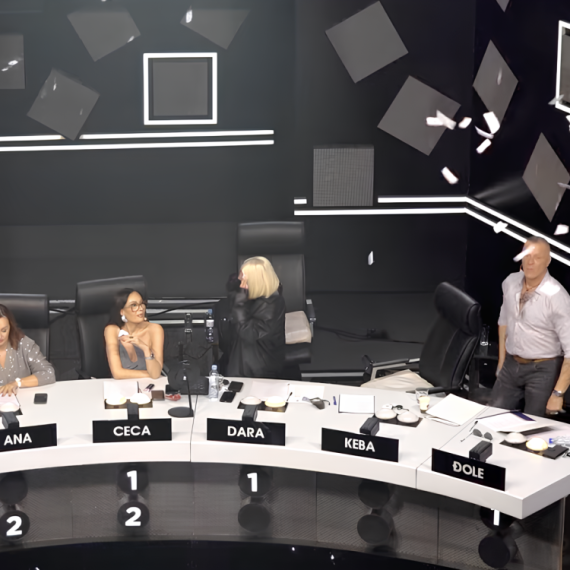 Đorđe David skočio na noge, pa BACAO PAPIRE; Dara OČARANA KANDIDATOM! Žiri ovako nešto JOŠ NIJE VIDEO