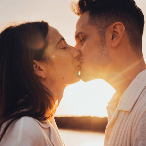 KORAK PO KORAK: Evo kako da usavršite FRANCUSKI POLJUBAC!