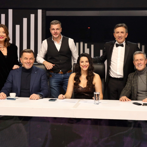 Nikad nije kasno - Nedelja, 21. decembar - Niko nije očekivao da će ovo da uradi usred emisije: Enes Begović ustao iz fotelje žirija (VIDEO)