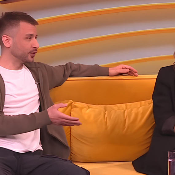 I MUZIKA I NAGRADE! Evo kakva novogodišnja iznenađenja slede slušaocima Plej radija