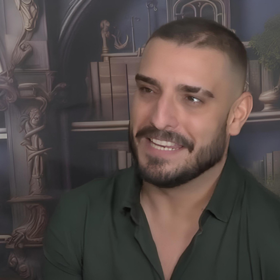 AUTOBUS NA DVA SPRATA, MUŠKA I ŽENSKA EKIPA... "To je bila takva za*ebancija" Darko Lazić se prisetio učešća u "Zvezdama Granda"