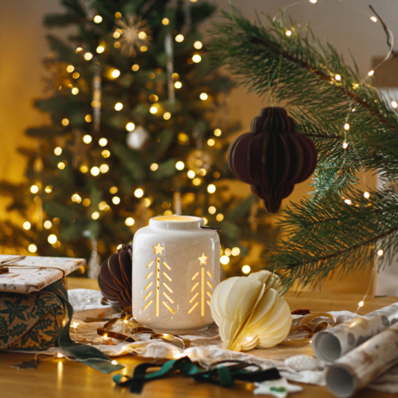 Napravite sami ukras za jelku od korpice za kolače: Može da bude zabava za celu porodicu (VIDEO)