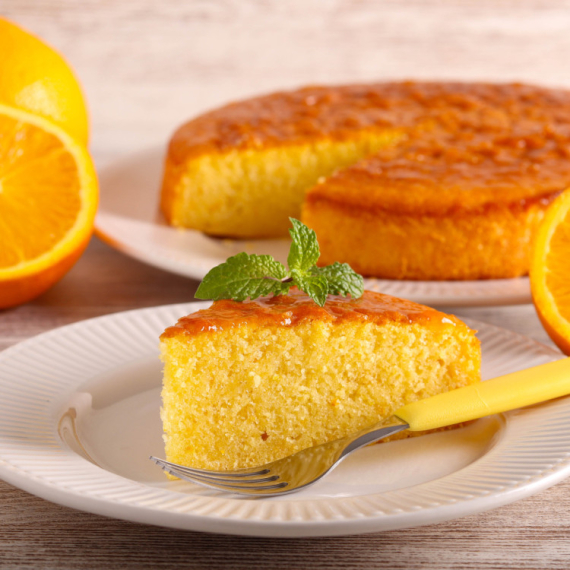 Kolač od pomorandži - IZ TIGANJA! Sprema se brzinski, a zbog ukusa nećete moći da se zaustavite samo na jednom parčetu (VIDEO)