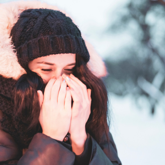 Imala je OVE SIMPTOME, a onda dobila i dijagnozu - ovako izgleda ALERGIJA NA ZIMU