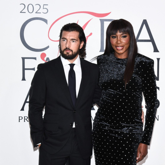 4 VENČANICE i romantična ceremonija! Venus Vilijams i njen izabranik napravili predivno VENČANJE (FOTO)